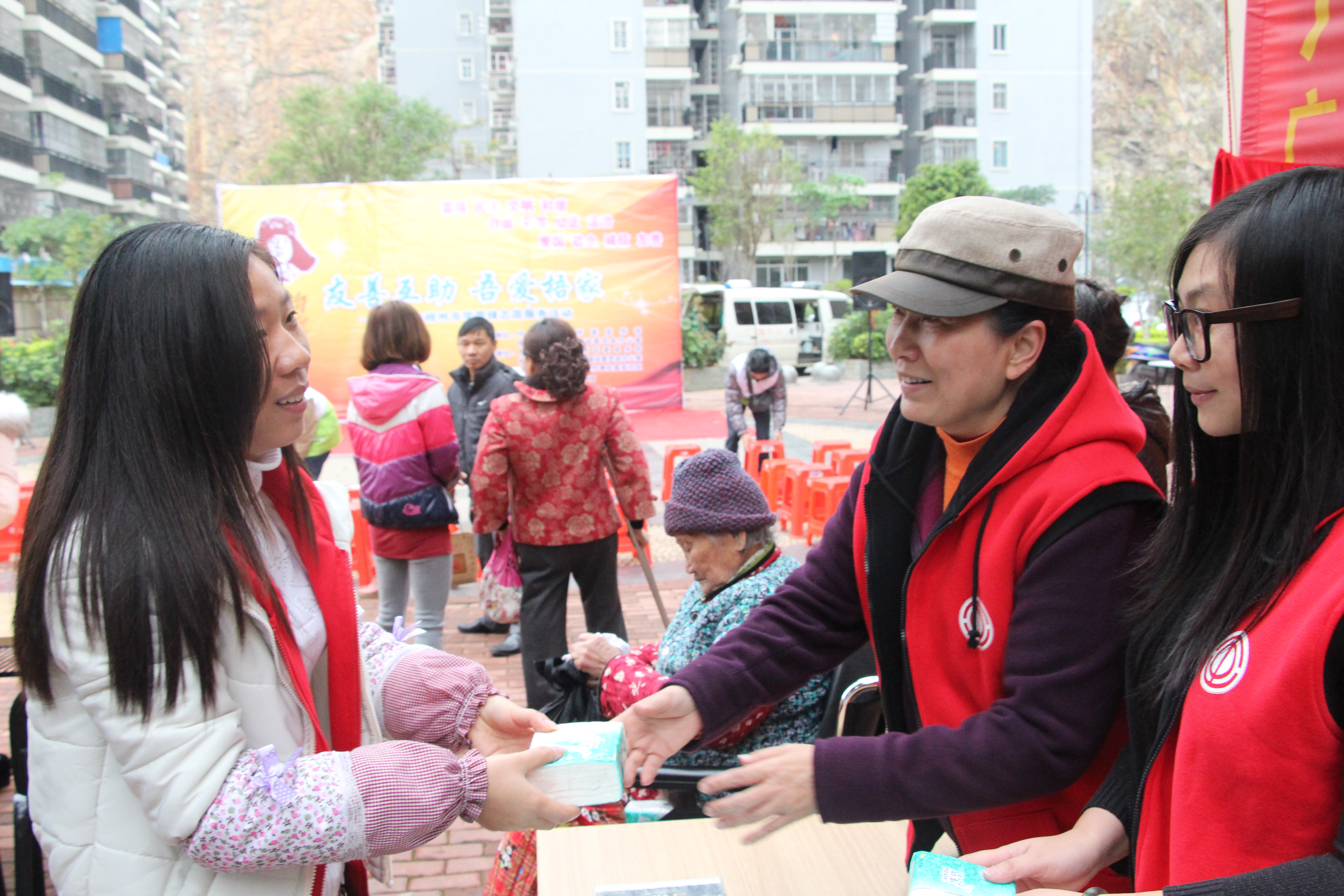市總職工燈謎協(xié)會(huì)舉辦“學(xué)雷鋒職工燈謎進(jìn)社區(qū)”活動(dòng)