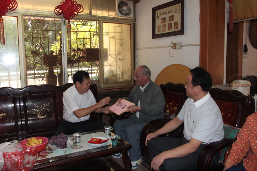 梧州市總工會重陽慰問老勞模老職工