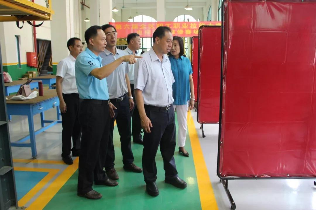 “細(xì)組織 精準(zhǔn)備”領(lǐng)導(dǎo)視察全區(qū)技能大賽準(zhǔn)備工作