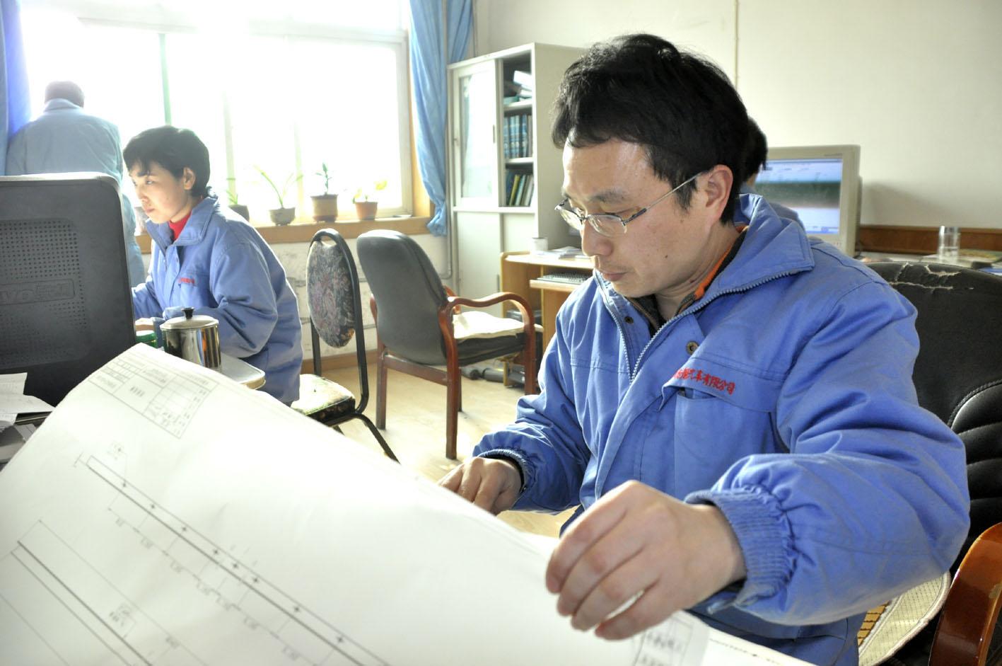 梧州職工：以勞模為榜樣，做好本職工作