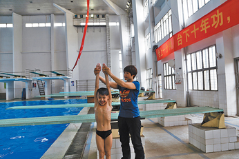 曾九次獲世界冠軍的跳水運(yùn)動(dòng)員