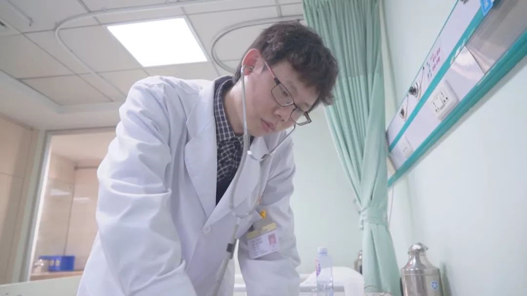 盡職盡責(zé)好醫(yī)生，他是心血管病患者的“生命守護(hù)神”