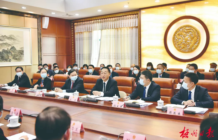 順流而下立潮頭，溯流而進(jìn)爭(zhēng)上游！劉寧參加梧州市代表團(tuán)審議