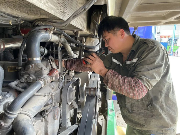 【梧州工匠】 秦雷：勤勉敬業(yè)的公交車“醫(yī)生”