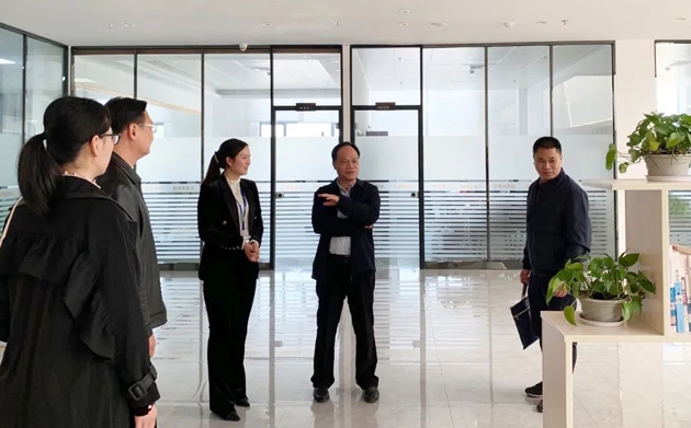 【走基層】謝善高到藤縣調(diào)研陶瓷產(chǎn)業(yè)和鈦白企業(yè)工會基層組織建設工作情況