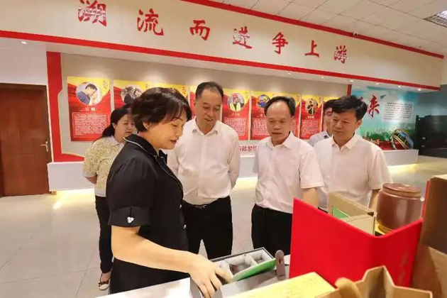 黃海華到我市開展產(chǎn)業(yè)工人隊(duì)伍建設(shè)改革工作調(diào)研