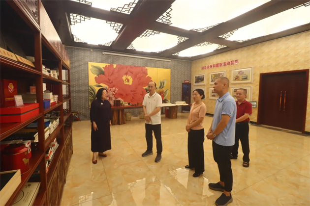 市總工會(huì)調(diào)研組到龍圩區(qū)開展工會(huì)工作調(diào)研