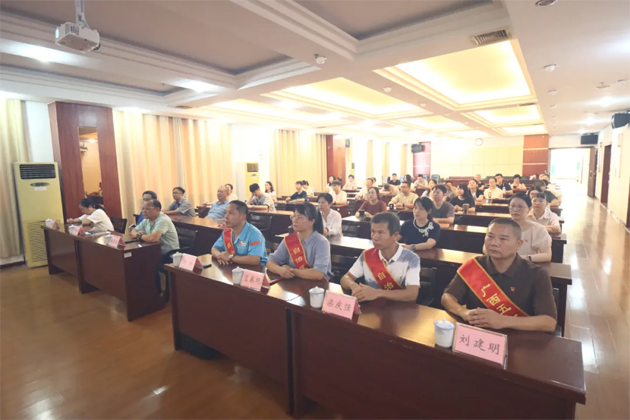 熱血沸騰！梧州市總工會(huì)組織集中收看紀(jì)念中國人民抗日戰(zhàn)爭(zhēng)暨世界反法西斯戰(zhàn)爭(zhēng)勝利80周年大會(huì)