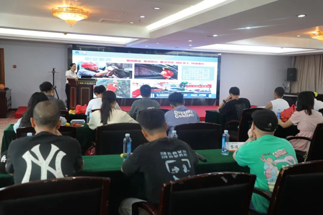 廣西佛子礦業(yè)有限公司工會(huì)為新員工上好“入會(huì)第一課”