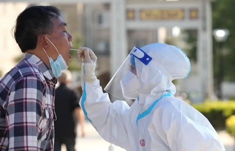 今天，看見她們