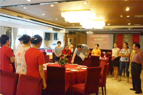 龍圩區(qū)開展農(nóng)民工技能培訓(xùn)活動