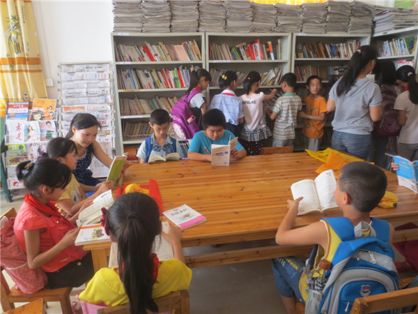 從５月下旬至６月中旬，藤縣金雞鎮(zhèn)婦聯(lián)、文化站等單位在今年&ldquo;六一&rdquo;前后聯(lián)合開展&ldquo;每天半小時，書相伴成長&rdquo;活動，發(fā)動巾幗志愿